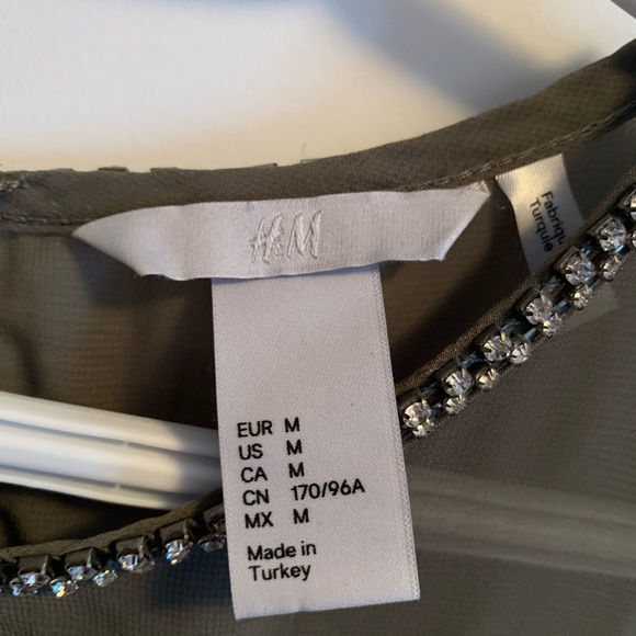 Olive Green dress shirt with pretty details - Picture 3 of 4